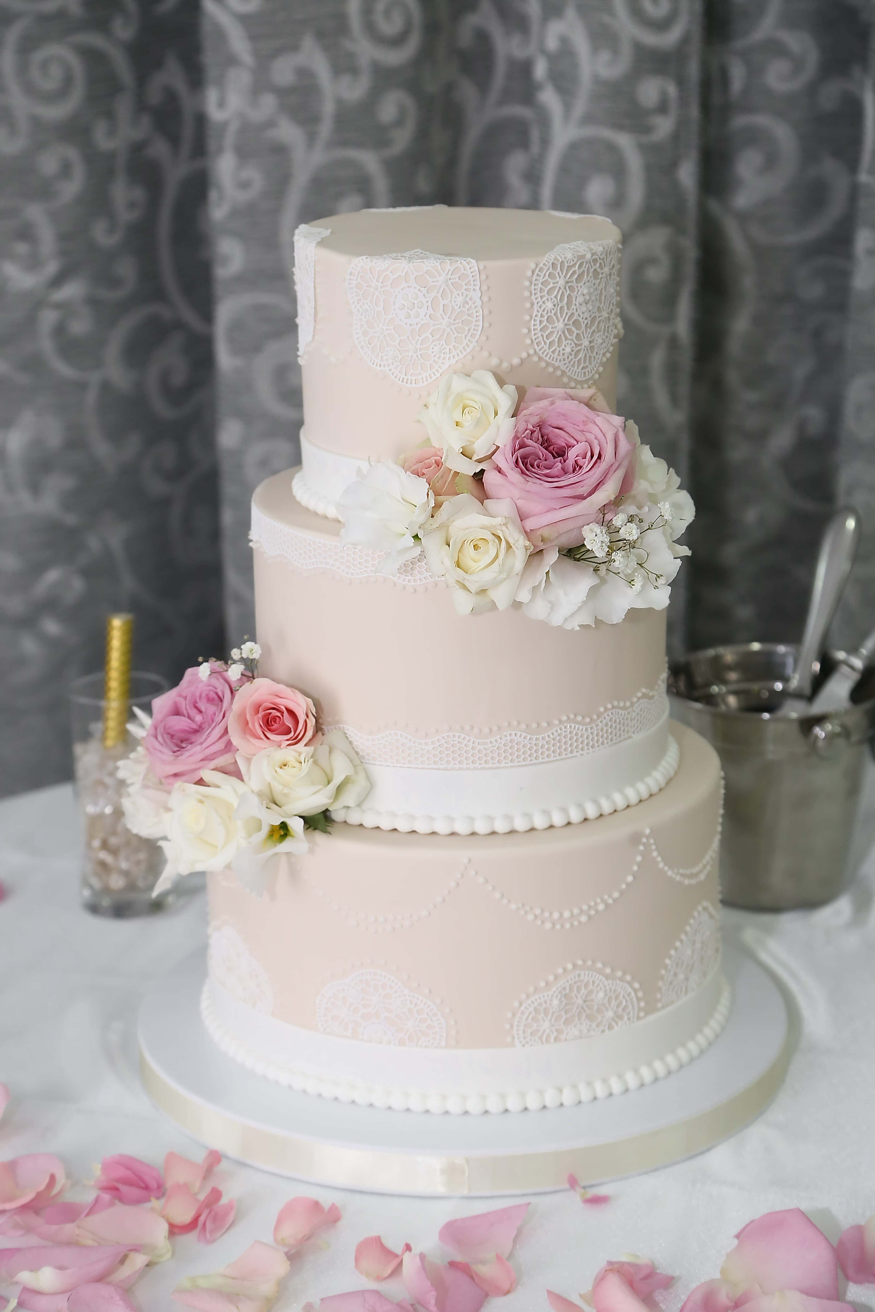 gateau de mariage prix